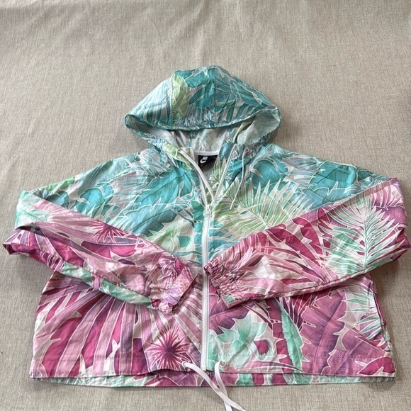 Nike Jackets & Blazers - Nike CT6073-496 Women's Sportswear Windrunner Cropped Jacket Floral Large